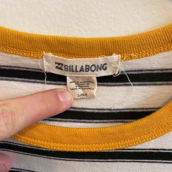 Billabong tshirt - Picture 3 of 4